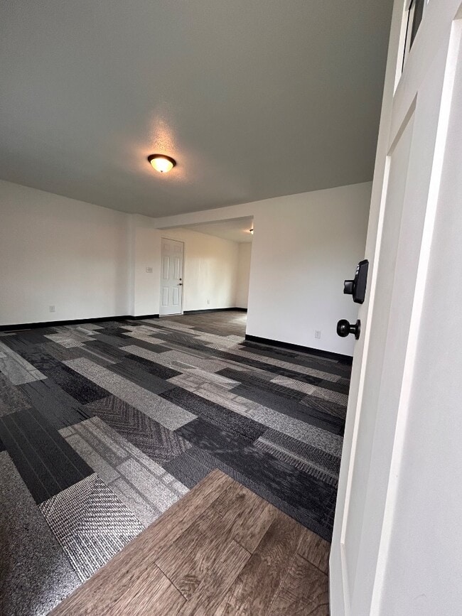 Photo - 420 N Main St