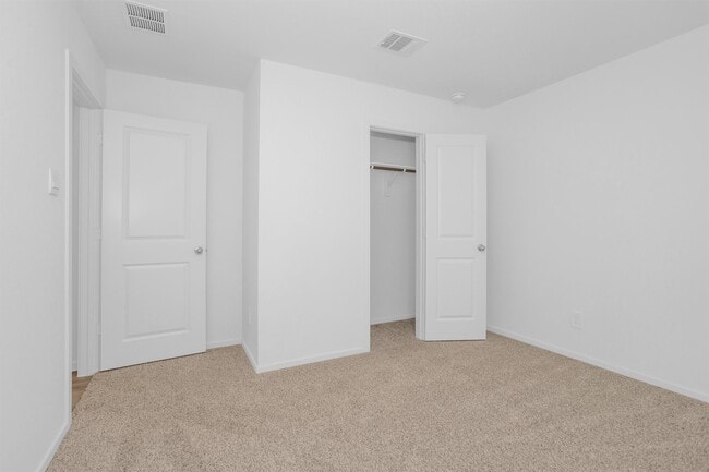 Building Photo - 3518 Grassland Dr