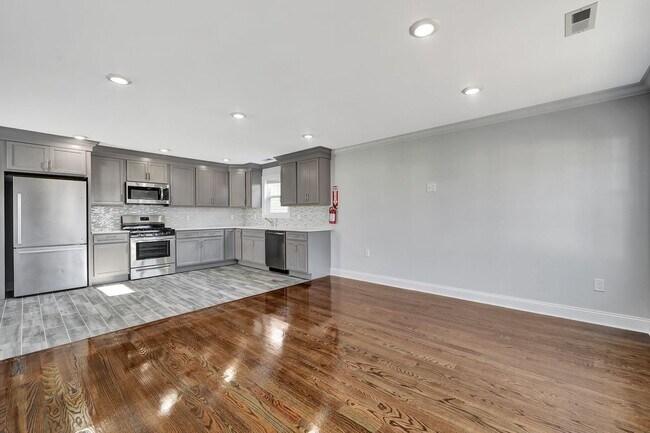 Photo - 126 N 15th St