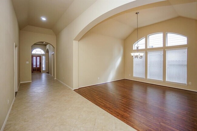 Photo - 2910 Fair Chase Dr