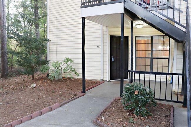 Photo - 604 Windchase Ln