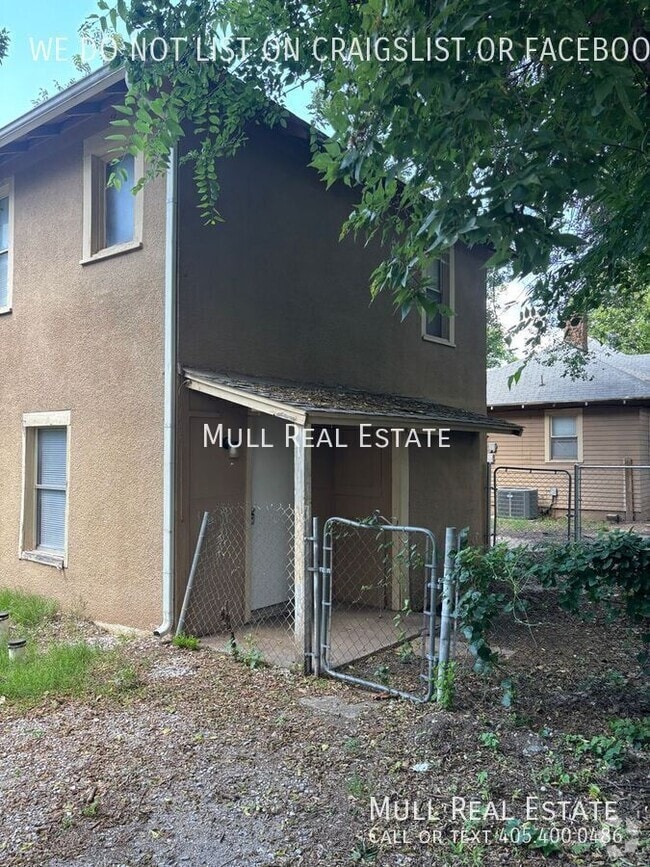 Building Photo - 2822 1/2 NW 13th Street-Downstairs Unit Downstairs Rental