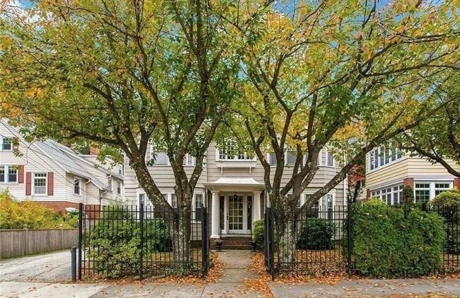 Building Photo - 16 Grotto Ave