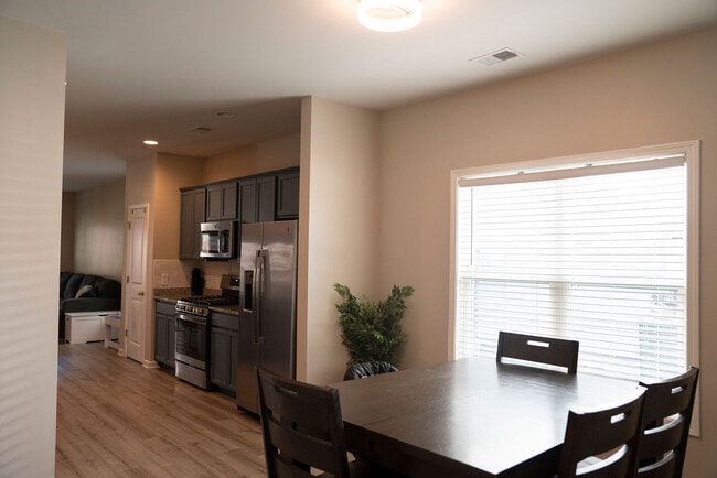 Photo - 114 Great Bend Dr