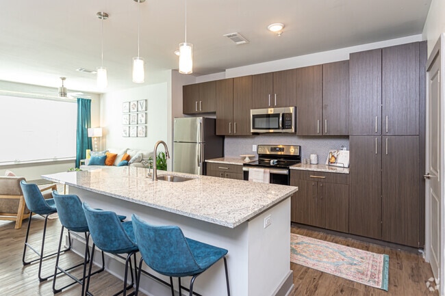 1BR, 1BA - 785SF