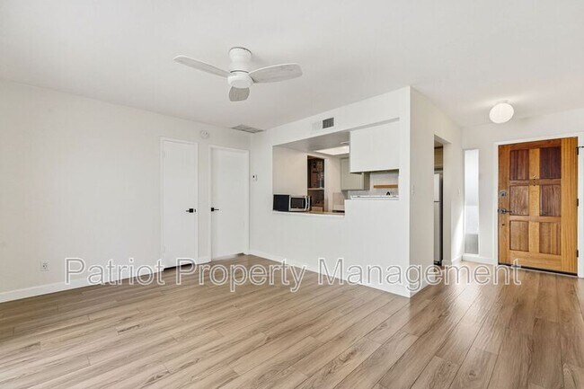 Building Photo - 8576 E Indian School Rd