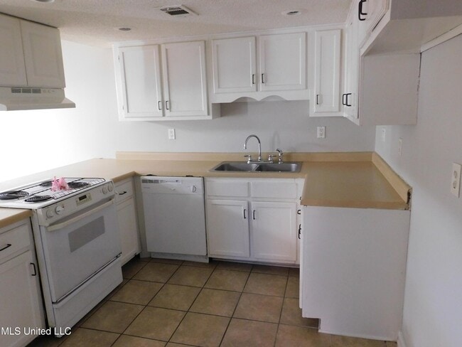 Photo - 8095 Martha Ann Ln