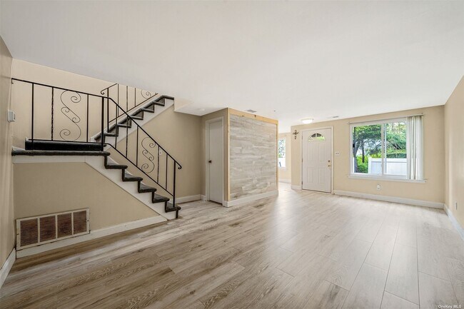Photo - 339 Birchwood Rd