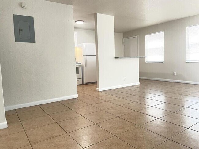Photo - LARGE NEWLY RENOVATED 2 BEDROOM APARTMENTS Unit 1520-30 - 2/1 - U