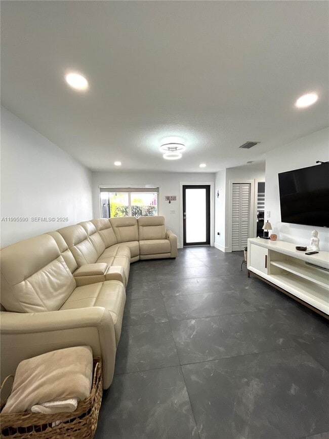 Photo - 511 SW 115th Ave