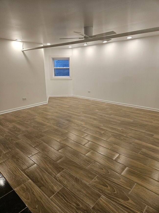 Photo - 4839 N Lawndale Ave Unit G