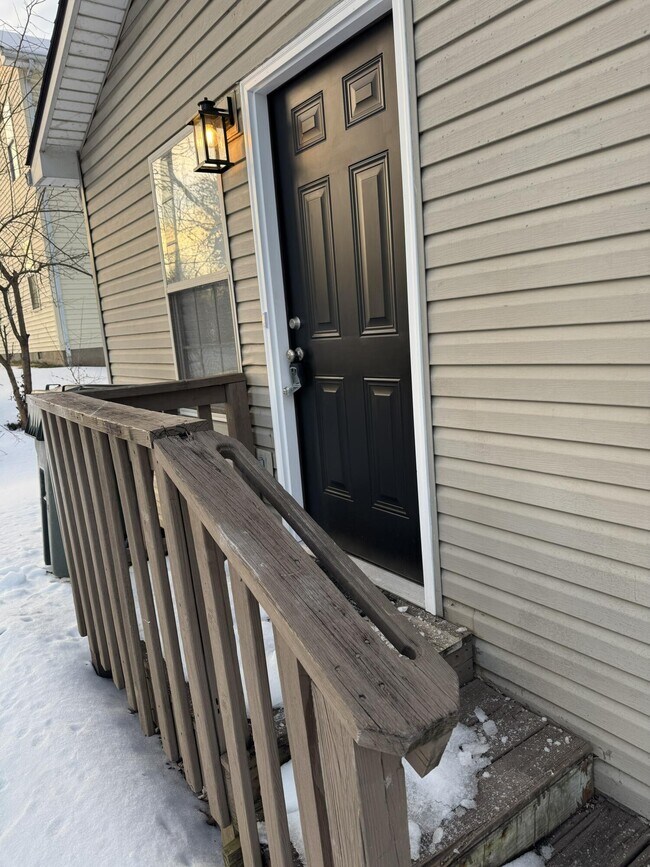 Building Photo - 301 Young St