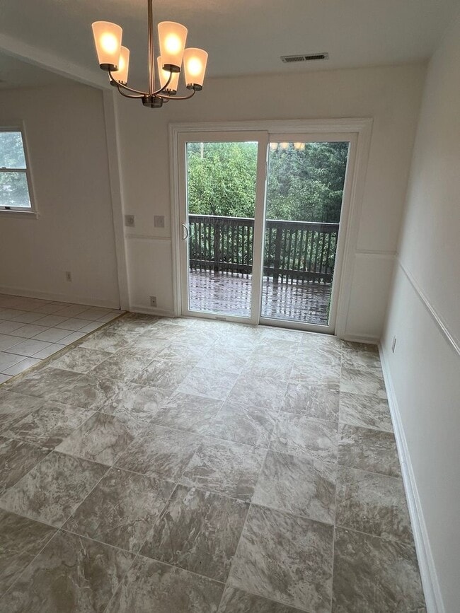 Photo - Spacious 3 Level Townhome with New Floorin...
