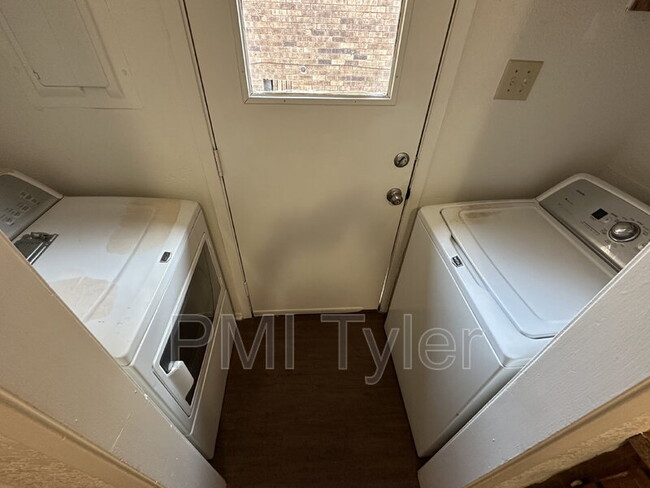 Photo - 2809 W Shaw St