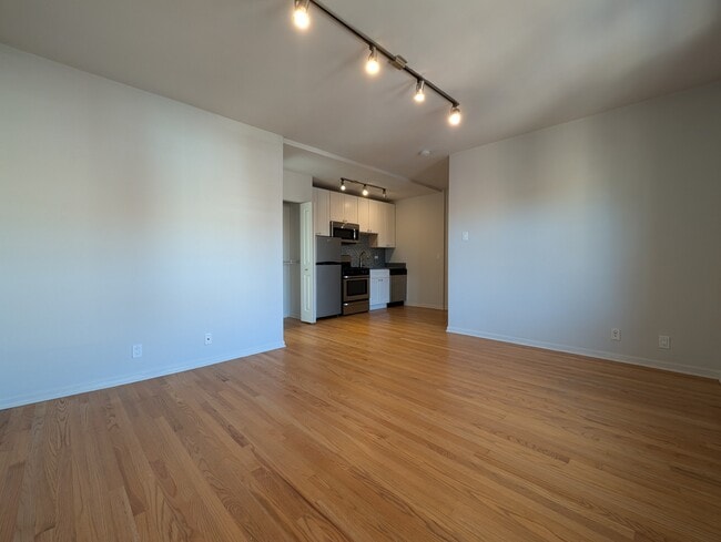 Photo - 2832 W Palmer St Unit 308