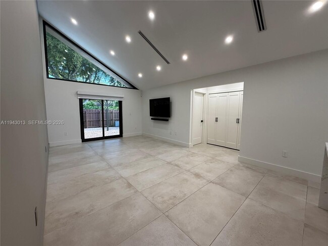 Photo - 9208 SW 132nd St