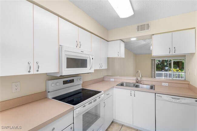 Photo - 251 Quail Forest Blvd Unidad 102