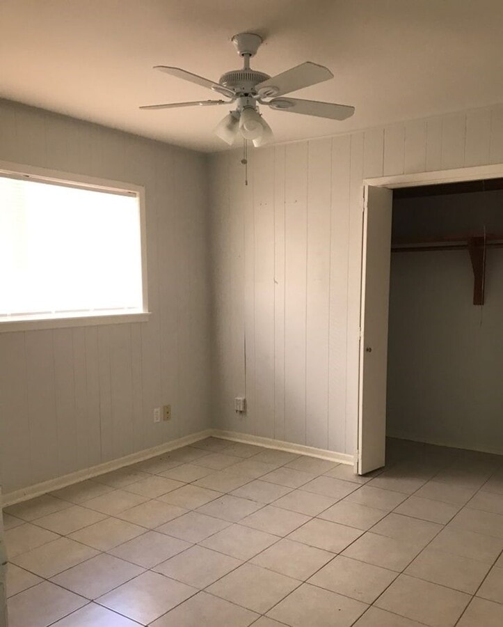 Photo - 1127-1127 MacArthur St