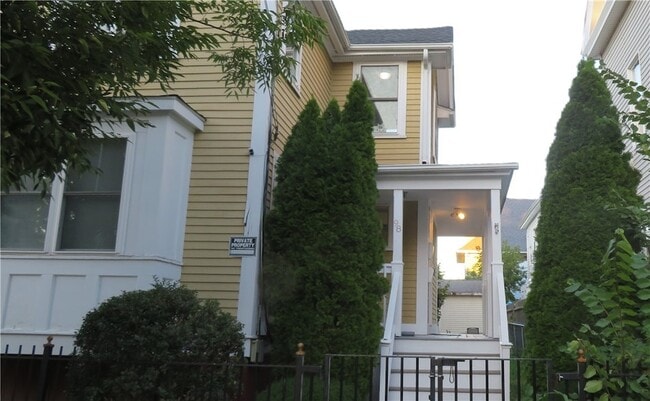 Photo - 98 Hamilton St