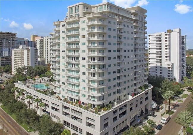 Luxury Apartment in the Heart of Downtown ... - Luxury Apartment in the Heart of Downtown ...