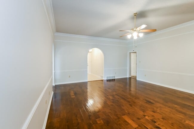 Photo - 4415 Richmond Cir S