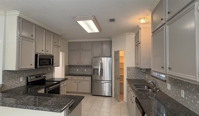 120 Hiwon Dr