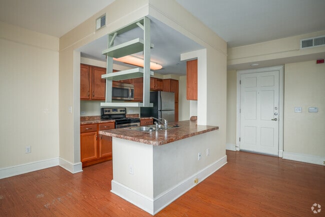1BR, 1BA - 577SF - Kitchen