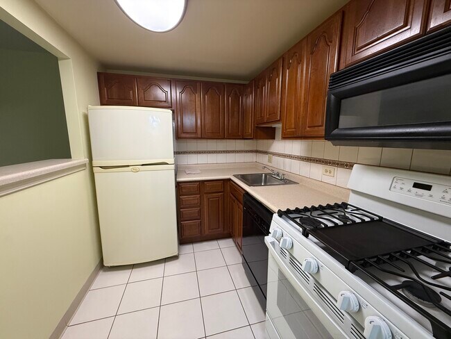 Photo - 1460 Fairlane Dr