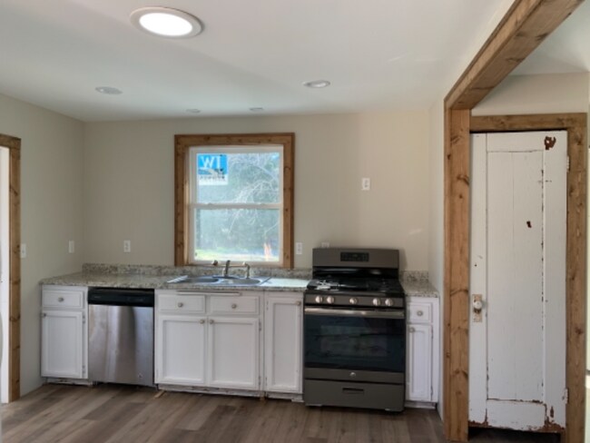 Photo - 123 Adam Ave