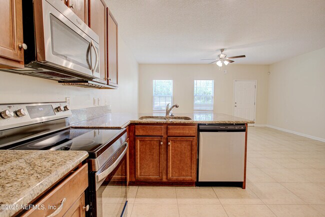 Photo - 417 Oasis Ln