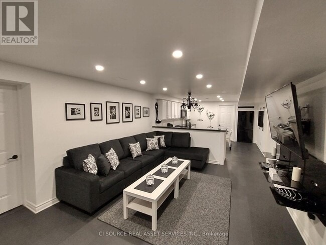 Photo - 32 Ontoro Blvd