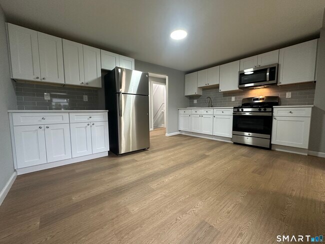 Building Photo - 291 Maple Ave Unit 2