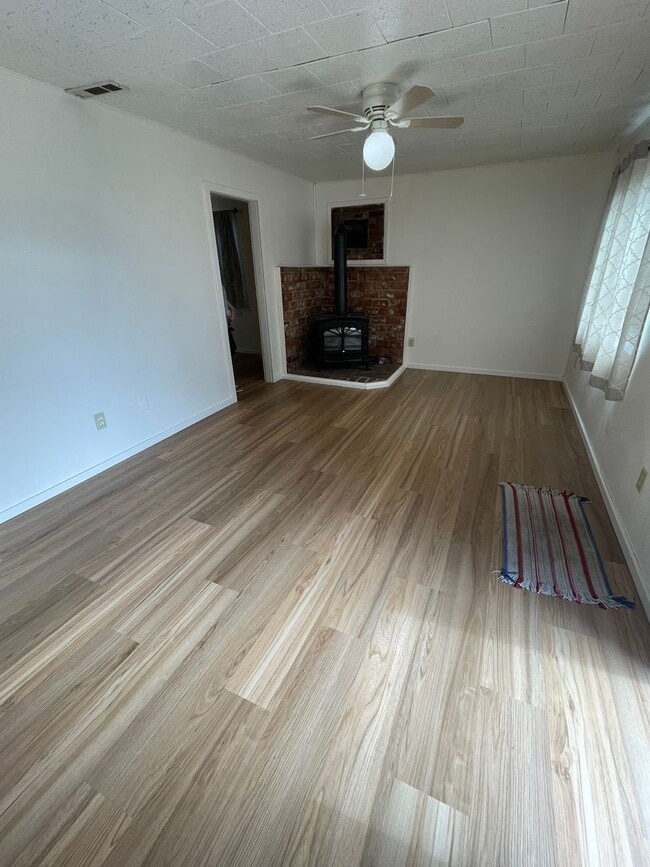 Photo - Convieniently located charming home with m...