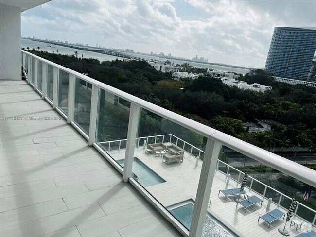 Building Photo - 4250 Biscayne Blvd Unit 1018 Rental