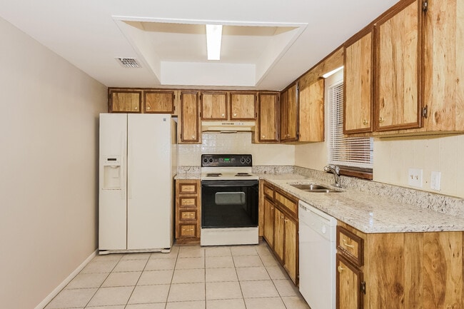 Photo - 3970 Oakland St