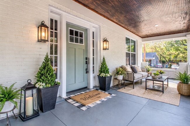 Photo - 1825 Young Ave