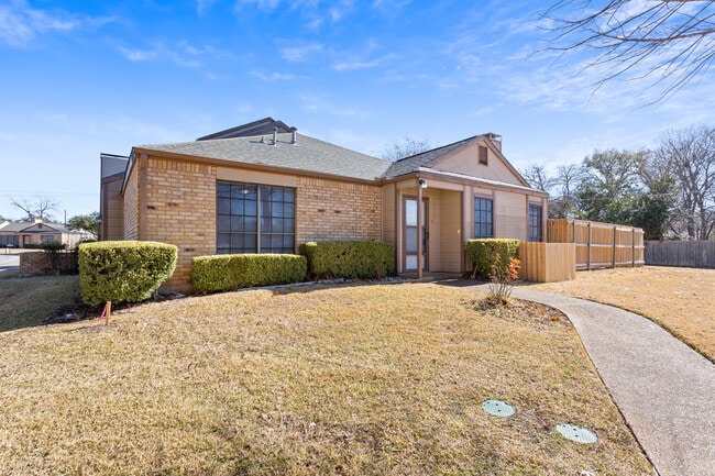 Building Photo - 3343 Chimney Pl Dr