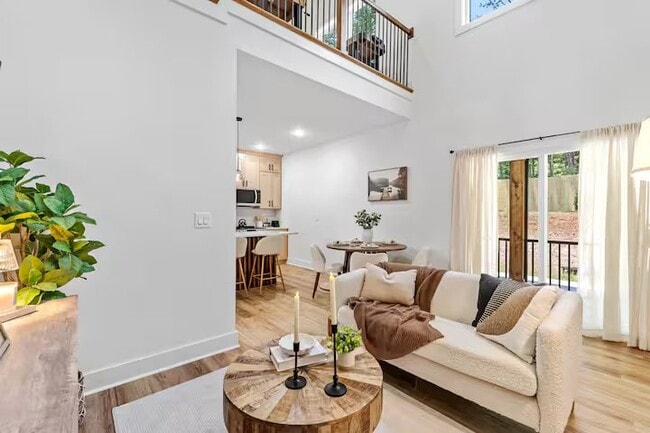 Photo - 201 Elm Dr