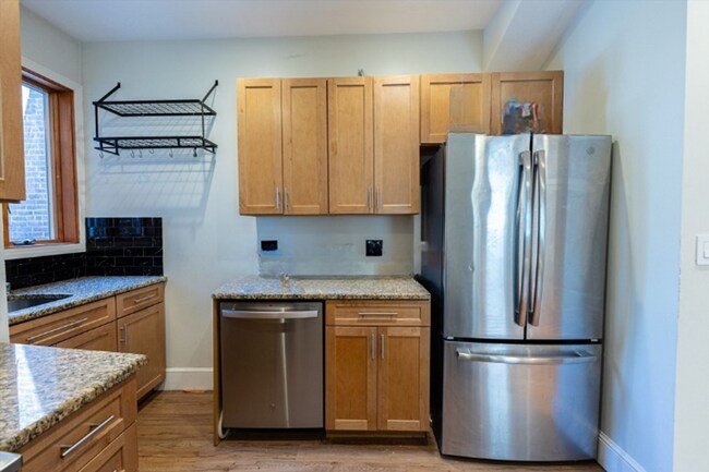 Building Photo - 3 Bedroom * Lower Allston @ HBS