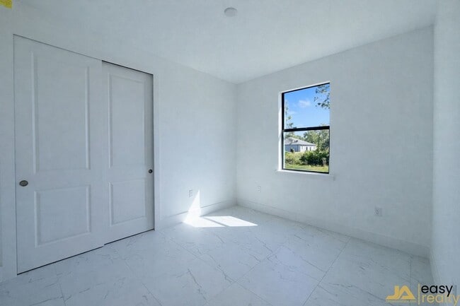 Photo - 1047 Jaguar Blvd