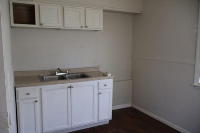 Photo - 2572-76 Van Buren Pl