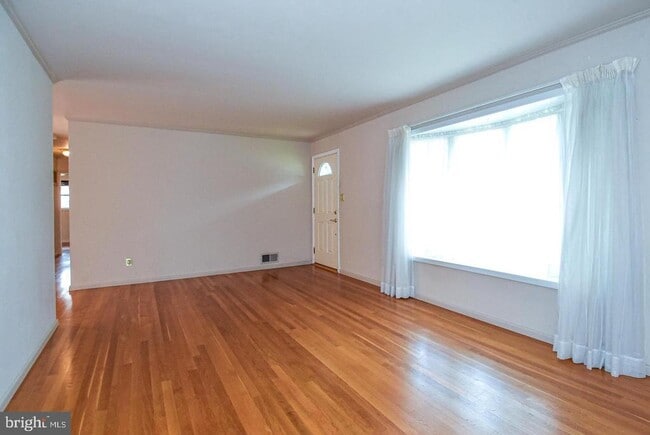 Photo - 606 Kingsley Rd SW