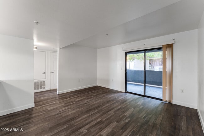 Building Photo - 3065 N 67th Ave Unit 126 Rental