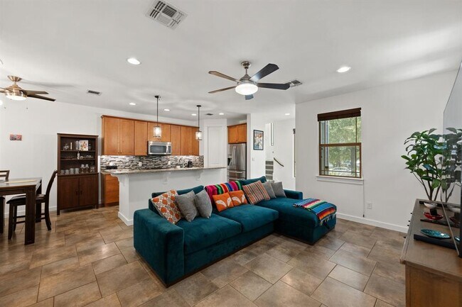 Photo - 2208 Schriber St