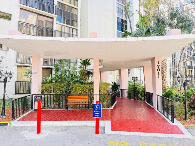 Building Photo - 17011 N Bay Rd Unit 202