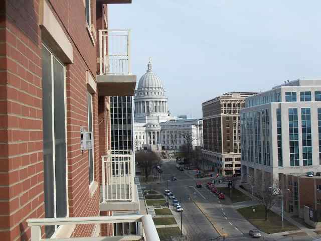 Building Photo - 360 W Washington Ave Unit 1006