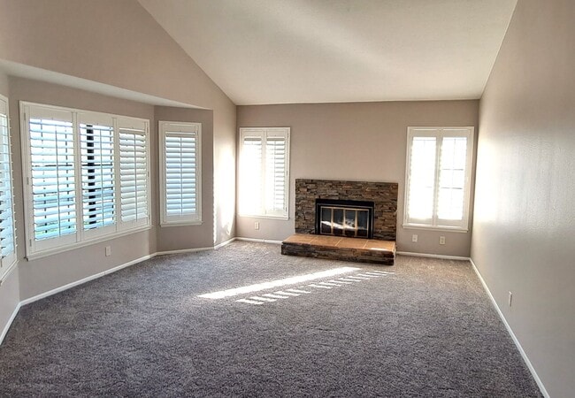 Photo - Beautiful 2 Bedroom, 2 Bath Single Story Home