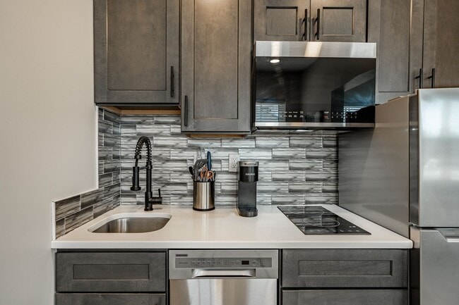 Building Photo - 5708 Park Blvd Unit 1 Rental