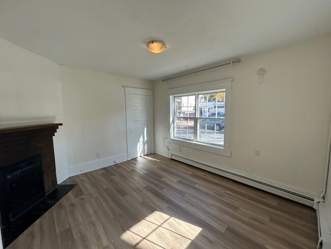 Building Photo - 3011 Oxford St Unit C