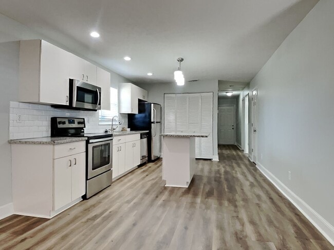 Photo - Beautiful 3 Beds 2 Baths Home in East Tampa!